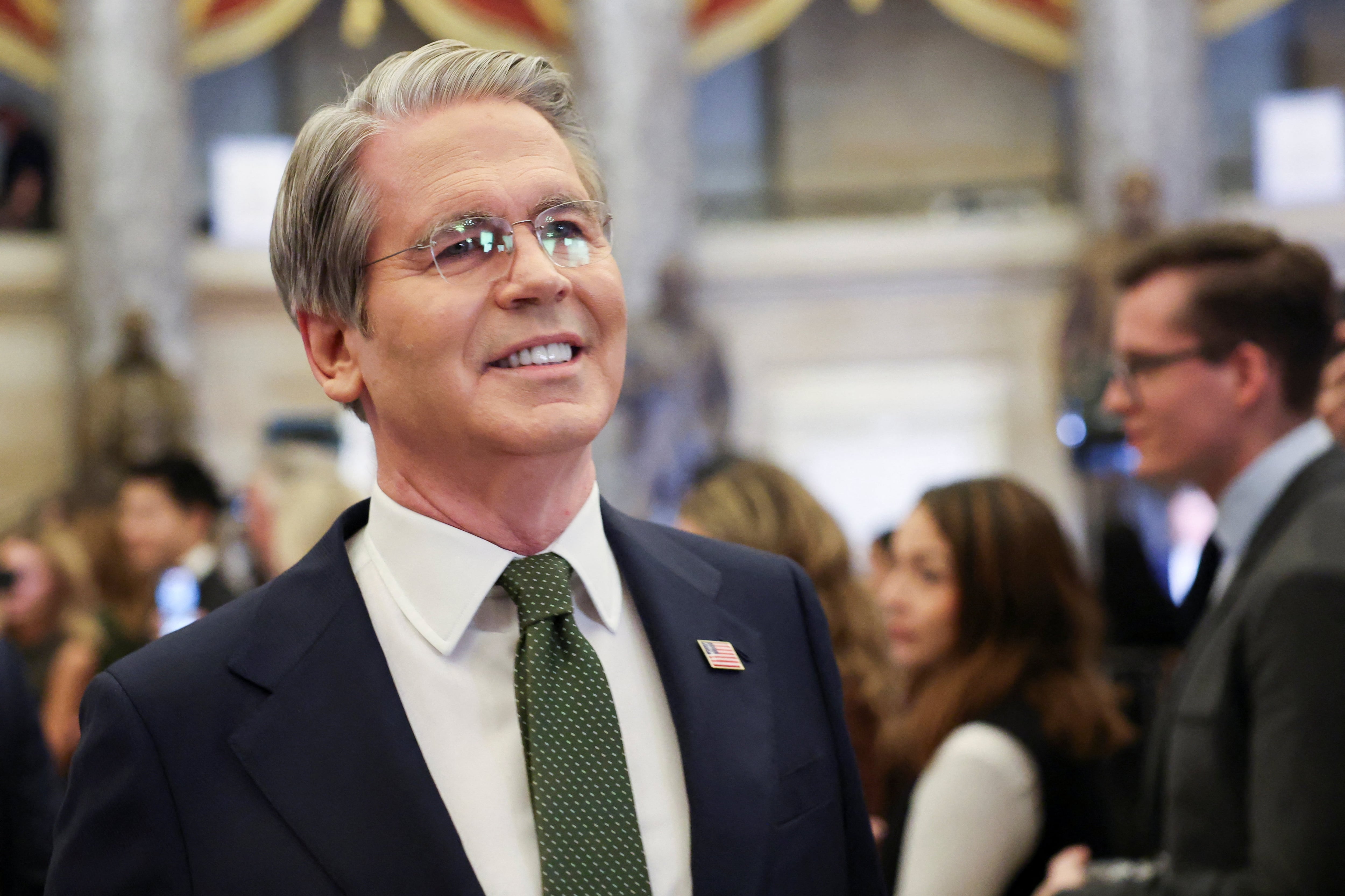 El secretario del Tesoro de EE UU: “Los españoles ponen en riesgo la vida de los estadounidenses”