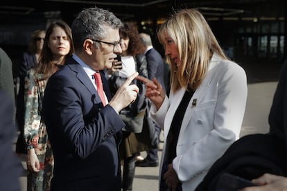 El ministro de Justicia, Félix Bolaños, y la presidenta del Consejo General del Poder Judicial, Isabel Perelló, en Barcelona el pasado enero.