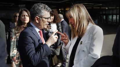 El ministro de Justicia, Félix Bolaños, y la presidenta del Consejo General del Poder Judicial, Isabel Perelló, en Barcelona el pasado enero.