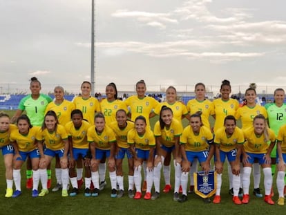 Seleção feminina contra a Escócia, no último amistoso antes da convocação.