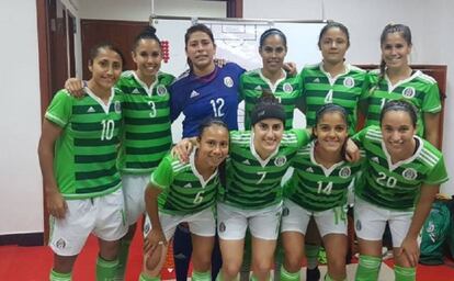 Ferral, número 14, durante un partido con su selección.