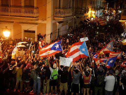Manifestantes en San Juan, en el momento en que Rosselló presentó su renuncia. 