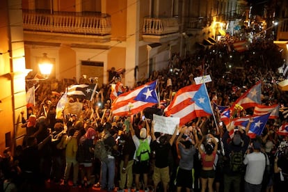 Manifestantes en San Juan, en el momento en que Rosselló presentó su renuncia. 