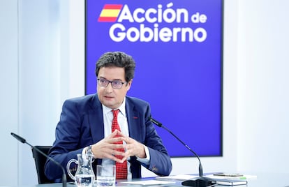 El ministro de Transformación Digital, Óscar López, en la rueda de prensa posterior al Consejo de Ministros este martes, en La Moncloa.