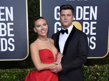 Scarlett Johansson y Colin Jost, en la gala de los Globos de Oro, en 2020.