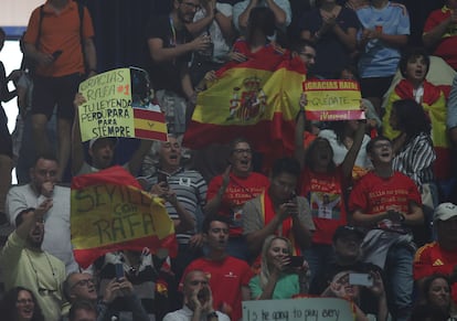 Ambiente en las gradas durante el partido de Nadal.