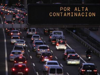 Pollution-caused traffic restrictions on Madrid's M-30 ringroad.