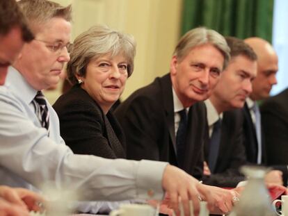 La primera ministra británica, Theresa May, preside su primer consejo de ministros de 2018. REUTERS/Daniel Leal-Olivas/Pool