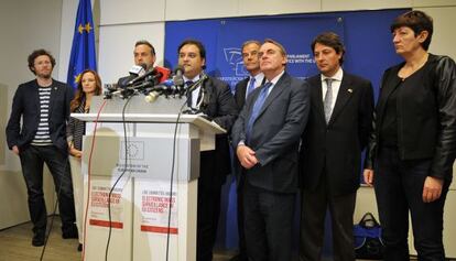 Varios de los eurodiputados de la delegación de la UE durante la rueda de prensa en Washington.