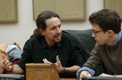Una imagen en el Congreso de Pablo Iglesias e Íñigo Errejón, principales dirigentes de Podemos.