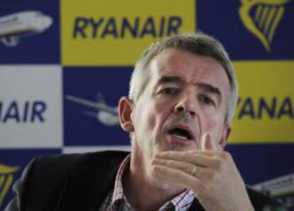 El presidente de la aerolínea de bajo coste irlandesa Ryanair, Michael O'Leary, da una rueda de prensa en Londres (Reino Unido). EFE/Archivo