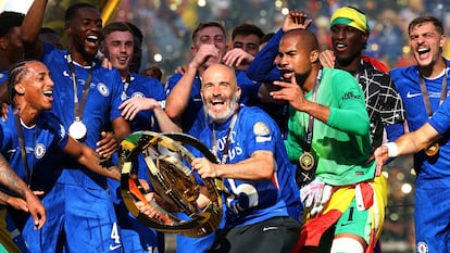 Enzo Maresca, con el trofeo del Mundial de Clubes.