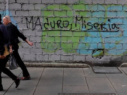 Pichação em que se lê “Maduro, Miséria”