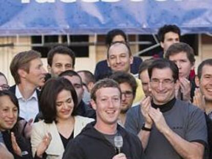 Facebook decepciona en su ansiado debut en el mercado financiero