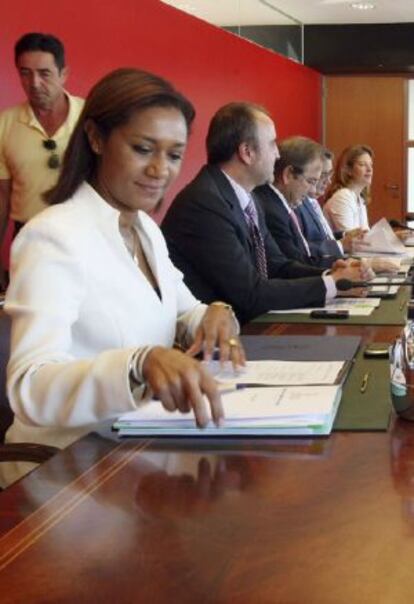 Lola Johnson, ayer, en la reunión del Consell en Alicante.