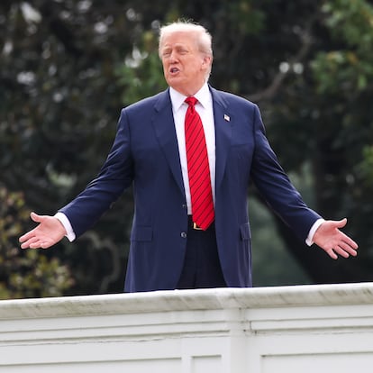 August 5, 2025, Washington, District Of Columbia, USA: United States President Donald J Trump gestures to the media from the roof of the West Wing at the White House on August 5, 2025 in Washington, D.C
Europa Press/Contacto/Samuel Corum - Pool via CNP
05/08/2025 ONLY FOR USE IN SPAIN