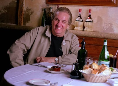 Danny Aiello, en un restaurante en Nueva York en 2001.