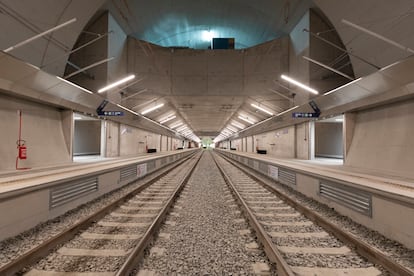 Interior de la estación Monte Sant’Angelo de Nápoles.