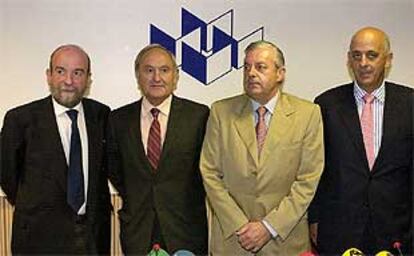 De izquierda a derecha, los empresarios José G. Zubia, Victoriano Susperregui, Román Knörr y Carlos Castellanos.