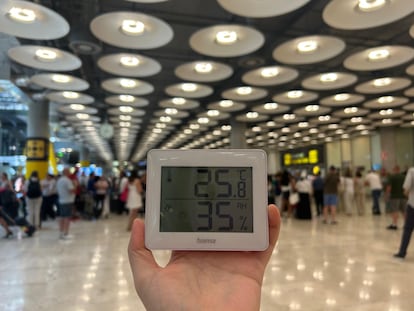 Temperaturas en el Aeropuerto de Barajas, este martes durante la segunda ola de calor.