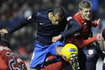 Miranda y Sergio, durante el partido