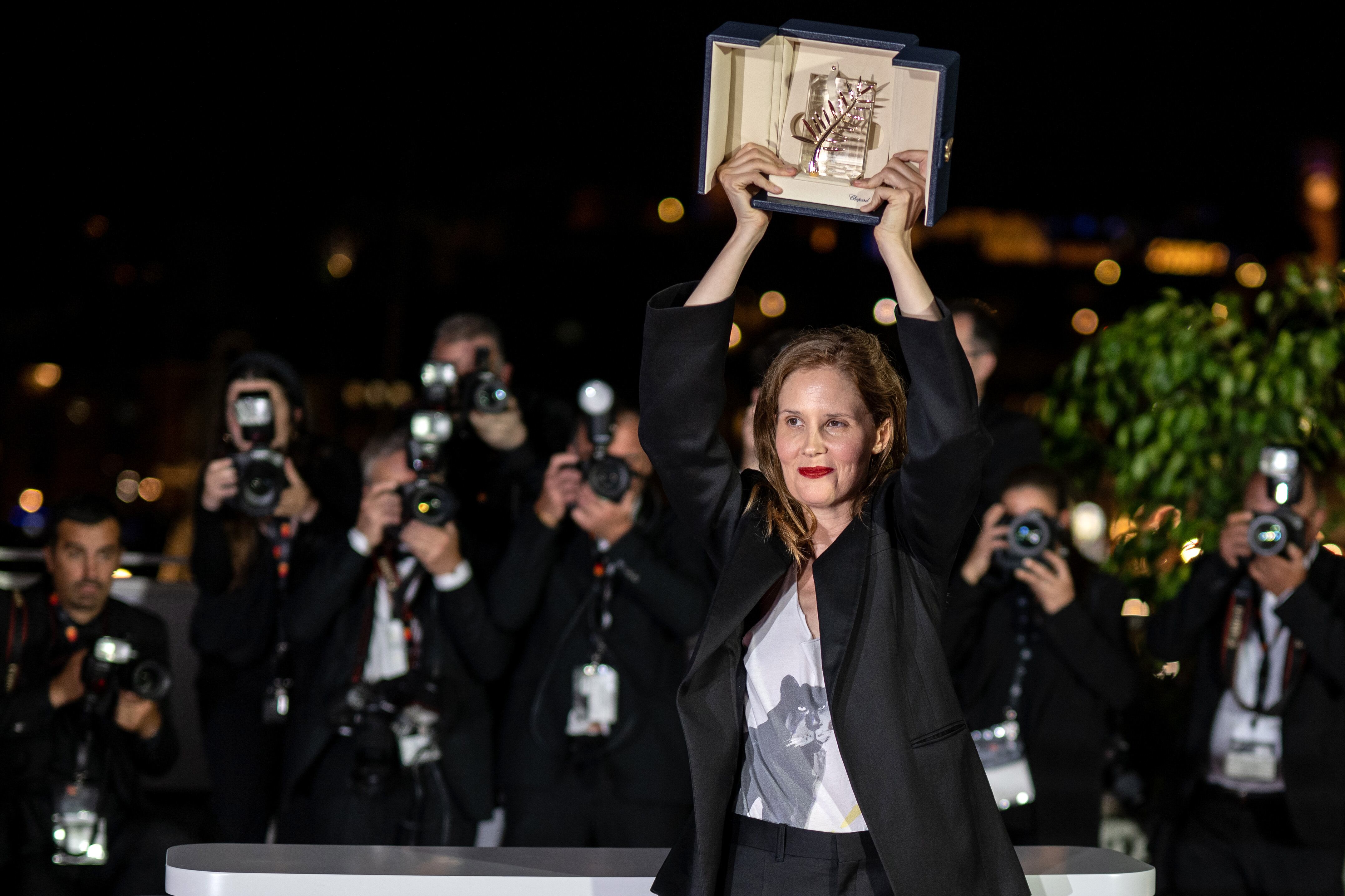 La directora Justine Triet, después de recibir la Palma de Oro del Festival de Cannes, en mayo de 2023.