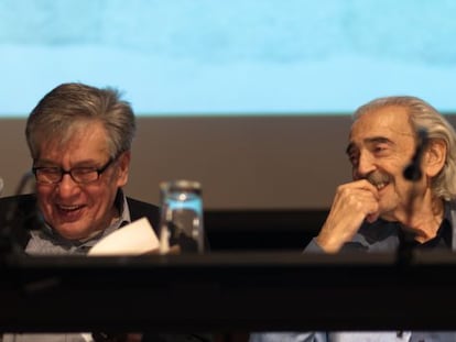 Jos&eacute; Emilio Pacheco y Juan Gelman, durante el acto.