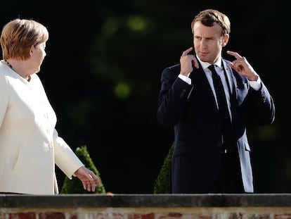 La canciller de Alemania, Angela Merkel, y el presidente de Francia, Emmanuel Macron, el pasado junio en el castillo de Meseberg.