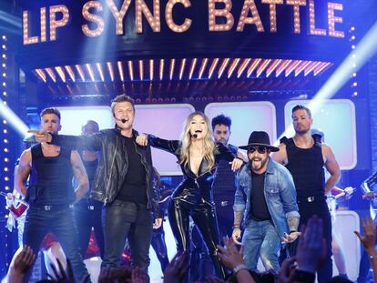 Dos de los integrantes de BackStreet Boys, en el programa 'Lip Sync Battle'.