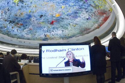 Hillary Clinton se dirige al Consejo de Derechos Humanos de la ONU, ayer en Ginebra.