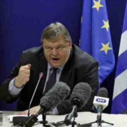 El ministro de Economía griego, Evangelos Venizelos, junto con el Primer Ministro Lucas Papademos