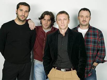 De izquierda a derecha, Bruno Lastra, Antonio Garrido, Federico d'Elia y César Vea, protagonistas de <i>Los simuladores,</i> de Cuatro.