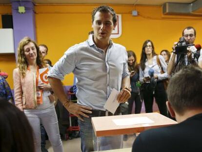 Albert Rivera, antes de votar.