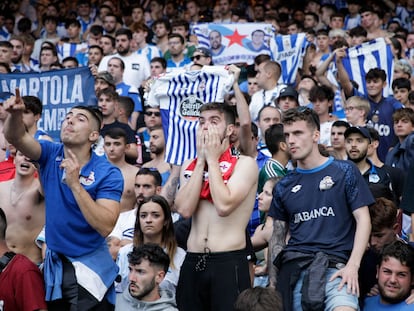 Aficionados del Deportivo, este sábado al término de la final del 'playoff' de ascenso a Segunda.