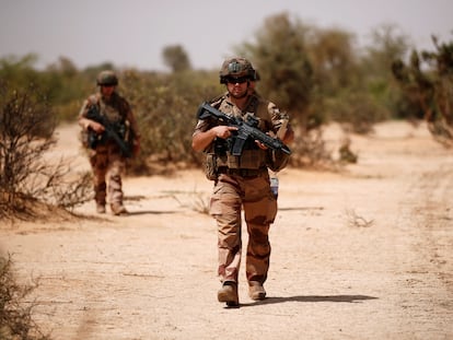 Un soldado francés en una operación de control en la región africana del Sahel, en julio de 2019.