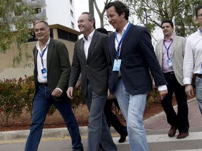 Esteban Gonz&aacute;lez Pons, Alberto Fabra y Carlos Floriano, ayer en Pe&ntilde;&iacute;scola.