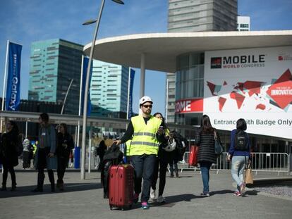 Preparatius del Mobile World Congress a Fira de Barcelona.