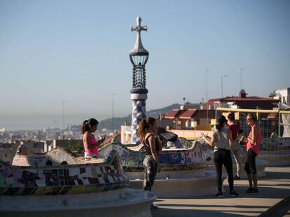 Barcelonins gaudeixen del Park Güell en una de les fases de desconfinament.