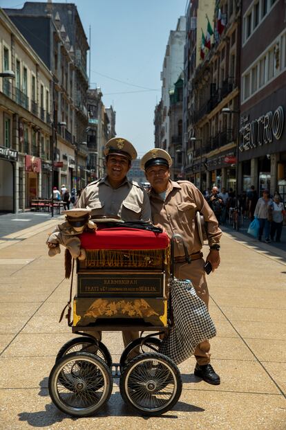 Luis Becerril y su compañero.