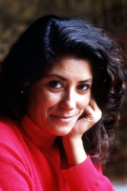 Almudena Grandes retratada en 1994.
