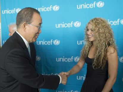 Shakira se encuentra con el secretario general de la ONU en el marco de la aprobaci&oacute;n de los ODS.