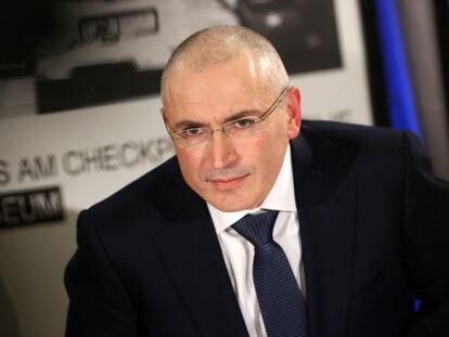 El magnate Mija&iacute;l Jodorkovski, durante su primera rueda de prensa tras 10 a&ntilde;os de prisi&oacute;n, el pasado 22 en Berl&iacute;n.