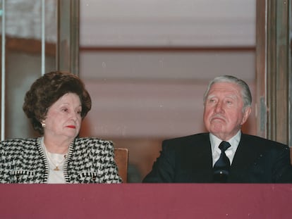 Lucia Hiriart y Augusto Pinochet