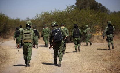 Algunos miembros del ejército mexicano, en Guanajuato.