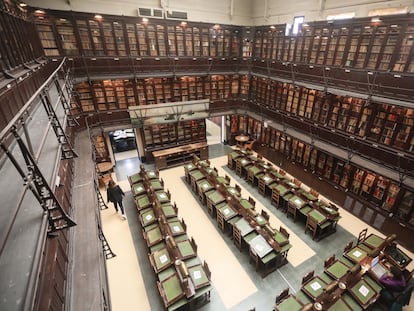 Biblioteca del Ateneo, lugar que frecuentó durante toda su vida en Madrid Benito Pérez Galdós, en 2021.