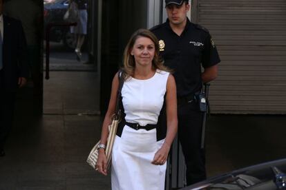 María Dolores de Cospedal saliendo de la Audiencia Nacional