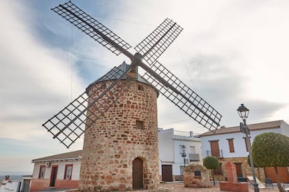 Antiguo molino de viento en Baños de la Encina.