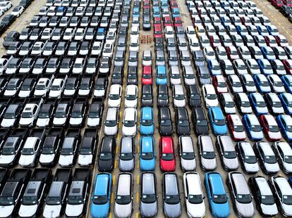 Electric vehicles ready for export at Lianyungang Port in Jiangsu Province on the 19th. 