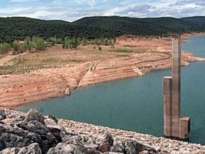 El embalse de Beleña, del que beben Guadalajara y Alcalá, almacena sólo 13 hectómetros cúbicos, el 24% de su capacidad.