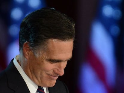 Mitt Romney al admitir su derrota electoral en noviembre de 2012 